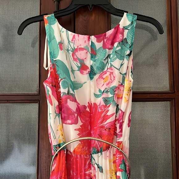 Eliza J Petite Pleated Maxi Dress - Picture 5 of 5